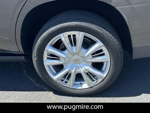 Used 2021 Chevrolet Tahoe High Country w/ Premium Package RWD image 18