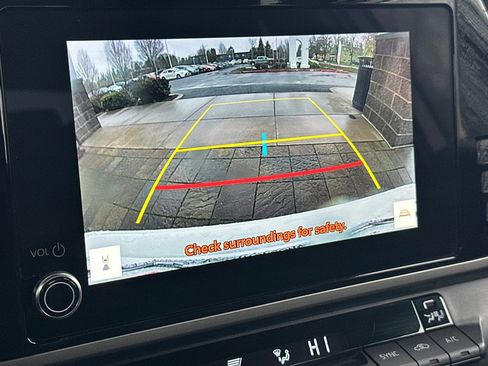 Used 2025 Toyota Camry LE image 18