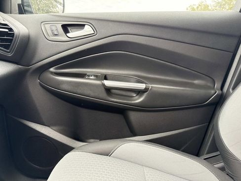 Used 2017 Ford C-MAX SE w/ Cold Weather Package image 28