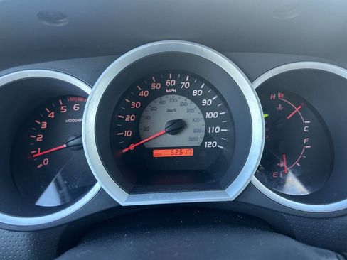 Used 2011 Toyota Tacoma 2WD Access Cab w/ Convenience Pkg image 9