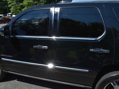 Used 2011 Cadillac Escalade Premium AWD/4WD image 67