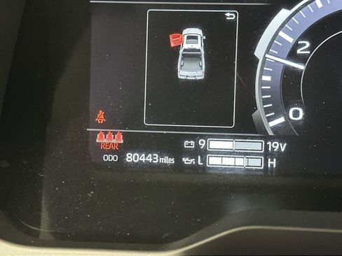 Used 2023 Toyota Tundra Platinum image 19