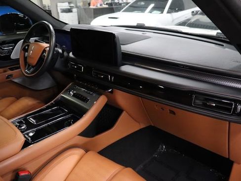 Used 2025 Lincoln Aviator Black Label w/ Jet Appearance Package AWD/4WD image 27