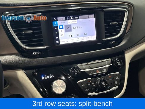 Used 2023 Chrysler Voyager LX FWD image 21