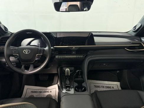 Used 2026 Toyota Crown Platinum AWD/4WD image 27