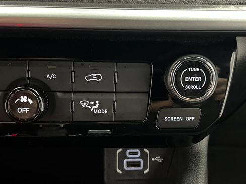 Used 2024 Jeep Compass Latitude AWD/4WD image 49
