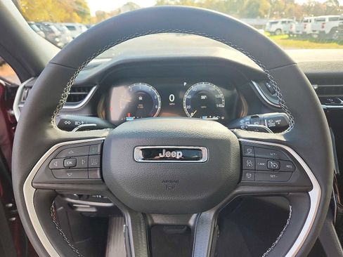 New 2025 Jeep Grand Cherokee Altitude image 15