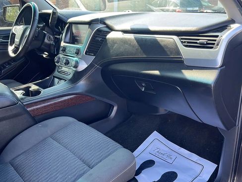 Used 2017 GMC Yukon SLE w/ SLE Value Package image 14