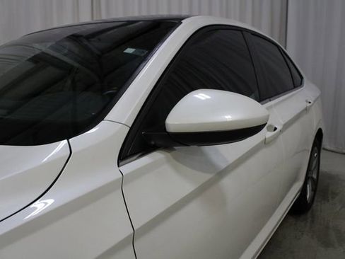 Used 2022 Volkswagen Jetta SE FWD image 35