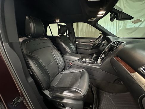 Used 2018 Ford Explorer Platinum AWD/4WD image 16