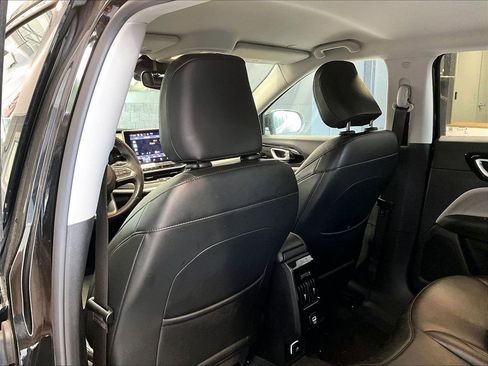 Used 2022 Jeep Compass Limited image 22