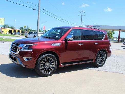 Used 2023 Nissan Armada Platinum w/ Captain's Chairs Package RWD image 10