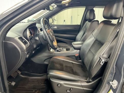 Used 2018 Jeep Grand Cherokee Altitude AWD/4WD image 19