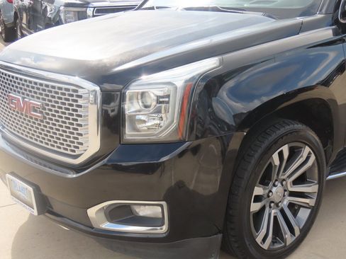 Used 2017 GMC Yukon XL Denali w/ Open Road Package AWD/4WD image 3
