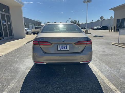 New 2026 BMW 530i xDrive w/ Premium Package image 4