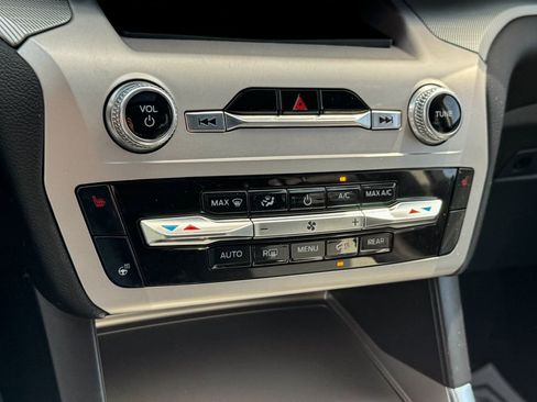 Certified 2022 Ford Explorer XLT w/ Equipment Group 202A AWD/4WD image 35