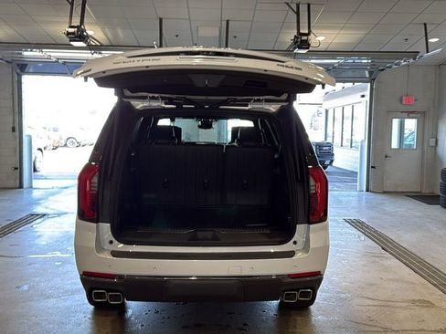 New 2026 GMC Yukon XL Denali Ultimate w/ LPO, Floor Liner Package AWD/4WD image 16
