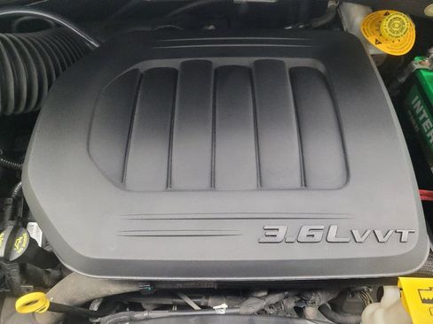 Used 2019 Dodge Grand Caravan SXT FWD image 30