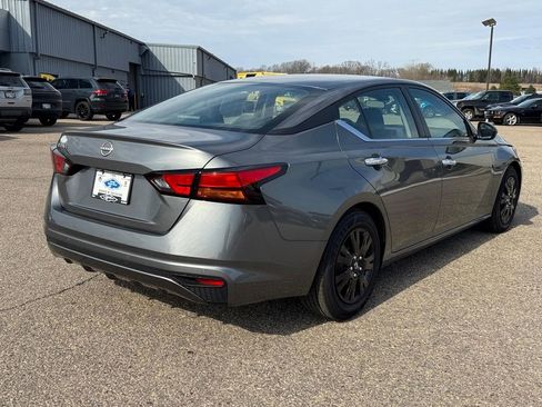 Used 2023 Nissan Altima 2.5 S FWD image 4
