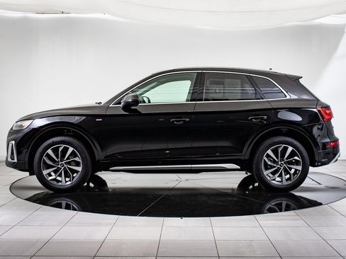 Used 2024 Audi Q5 2.0T Premium w/ Convenience Package image 5