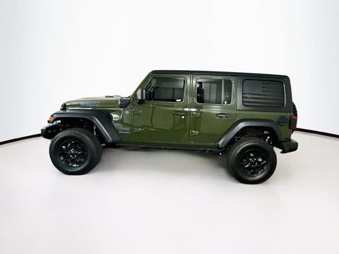 Used 2023 Jeep Wrangler Unlimited w/ Cold Weather Group AWD/4WD image 4