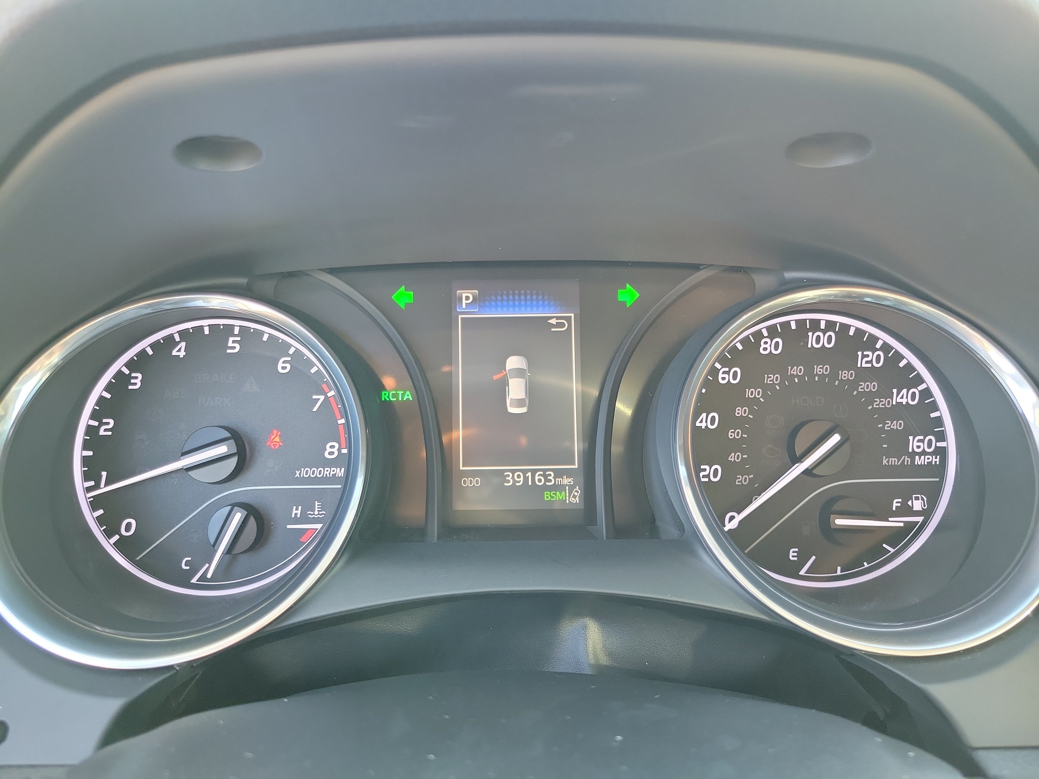 Used 2020 Toyota Camry SE w/ Convenience Package FWD image 24