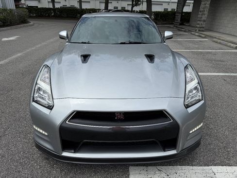 Used 2016 Nissan GT-R Premium AWD/4WD image 11