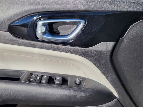 Used 2022 Jeep Compass Limited image 11