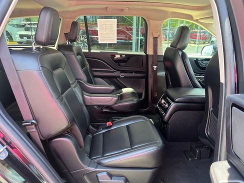 Certified 2022 Lincoln Aviator AWD w/ Premium Package image 20