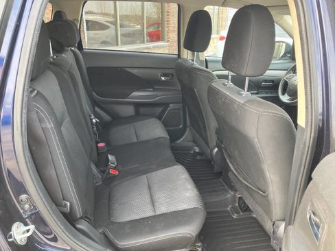 Used 2018 Mitsubishi Outlander ES image 18