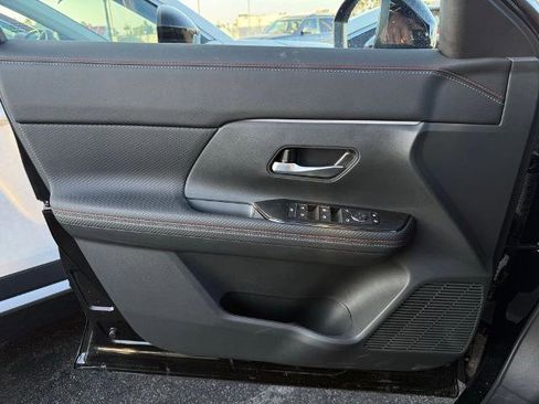 New 2026 Nissan Kicks SR image 18