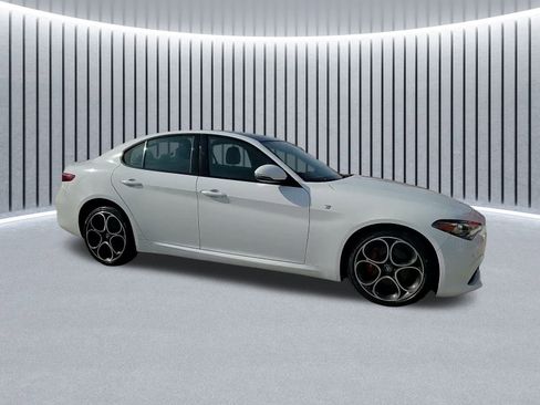 Used 2022 Alfa Romeo Giulia Ti w/ Active Assist Plus Package image 4