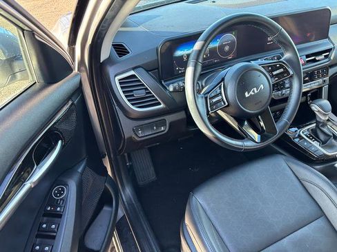 Certified 2024 Kia Seltos EX image 10