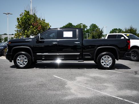 Used 2025 Chevrolet Silverado 2500 High Country w/ High Country Premium Package AWD/4WD image 7