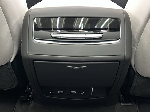 Used 2025 Cadillac Escalade Sport Platinum w/ LPO, ONYX Package image 36