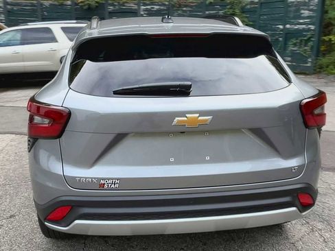 Used 2025 Chevrolet Trax LT w/ Driver Confidence Package image 7