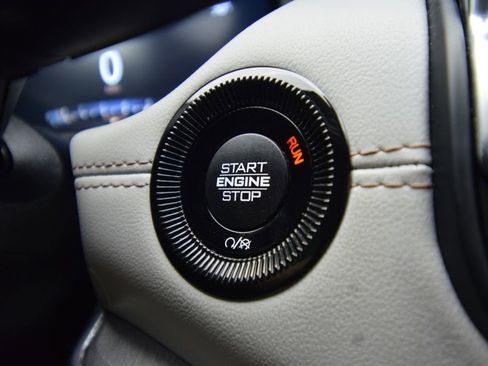 Used 2019 Jeep Compass Latitude FWD image 31