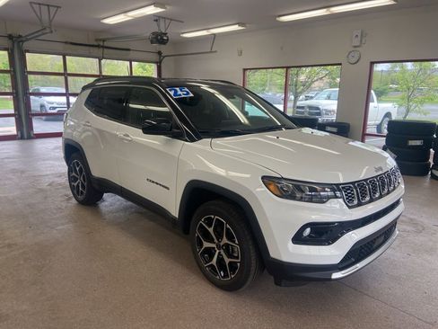 New 2025 Jeep Compass Limited image 21