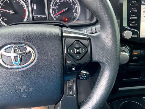 Used 2022 Toyota 4Runner TRD Off-Road Premium w/ Moonroof Package AWD/4WD image 24