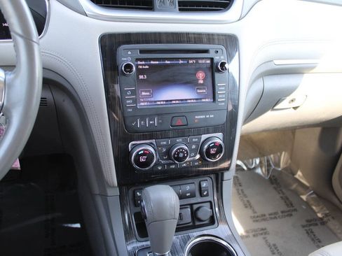 Used 2017 Chevrolet Traverse LT AWD/4WD image 18
