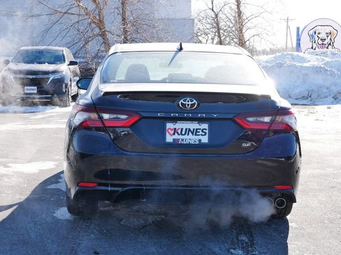 Used 2024 Toyota Camry SE image 6