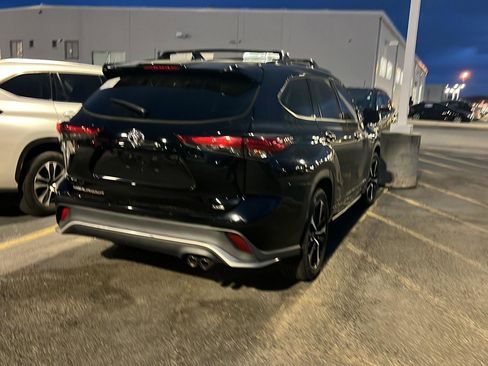 Used 2021 Toyota Highlander XSE image 8