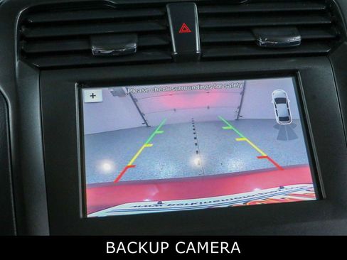 Used 2018 Ford Fusion SE w/ Equipment Group 201A FWD image 18