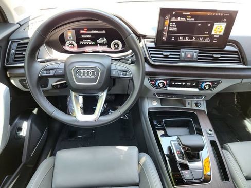 Used 2023 Audi Q5 2.0T Premium Plus w/ Premium Plus Package AWD/4WD image 25