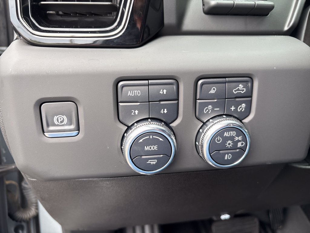 Certified 2025 GMC Sierra 1500 AT4 w/ AT4 Premium Package AWD/4WD image 30
