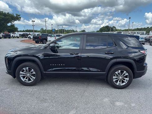 Used 2025 Chevrolet Equinox LT w/ Safety and Technology Package AWD/4WD image 3