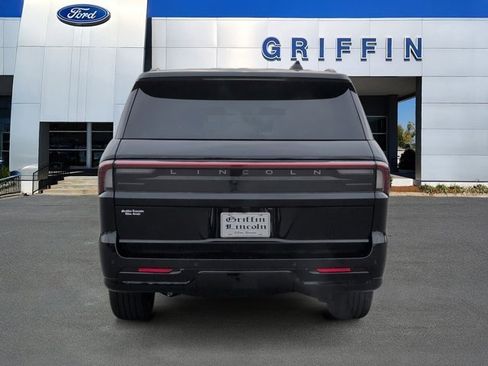 New 2025 Lincoln Navigator Reserve w/ Jet Appearance Package image 8