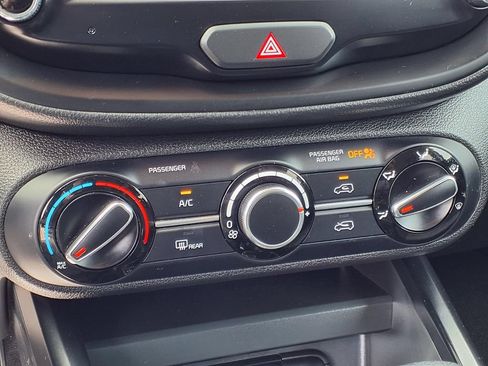 Used 2023 Kia Soul LX w/ Option Group 015 FWD image 10
