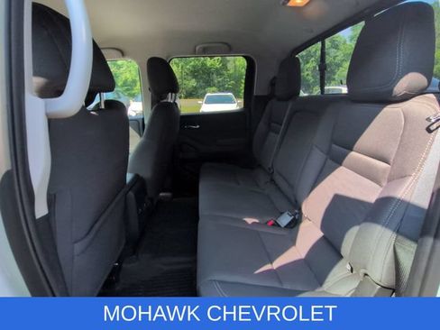 Used 2022 Nissan Frontier SV w/ Technology Package AWD/4WD image 11