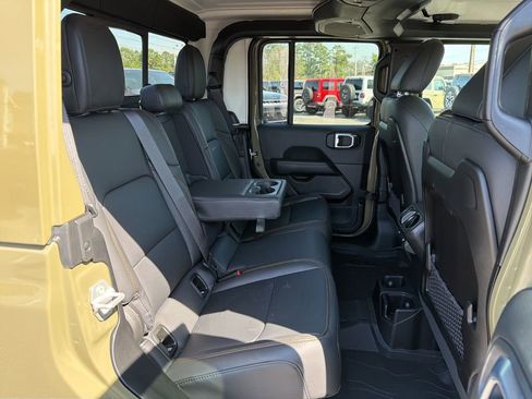 New 2026 Jeep Gladiator Sport AWD/4WD image 18
